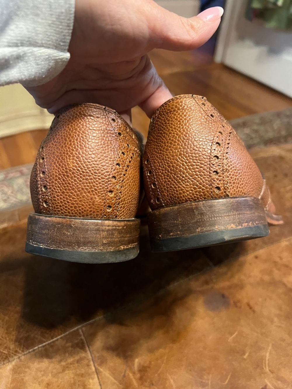 Gucci mens brown wing tip dress shoes 
Brown leather lace ups size 10 - Picture 4 of 6